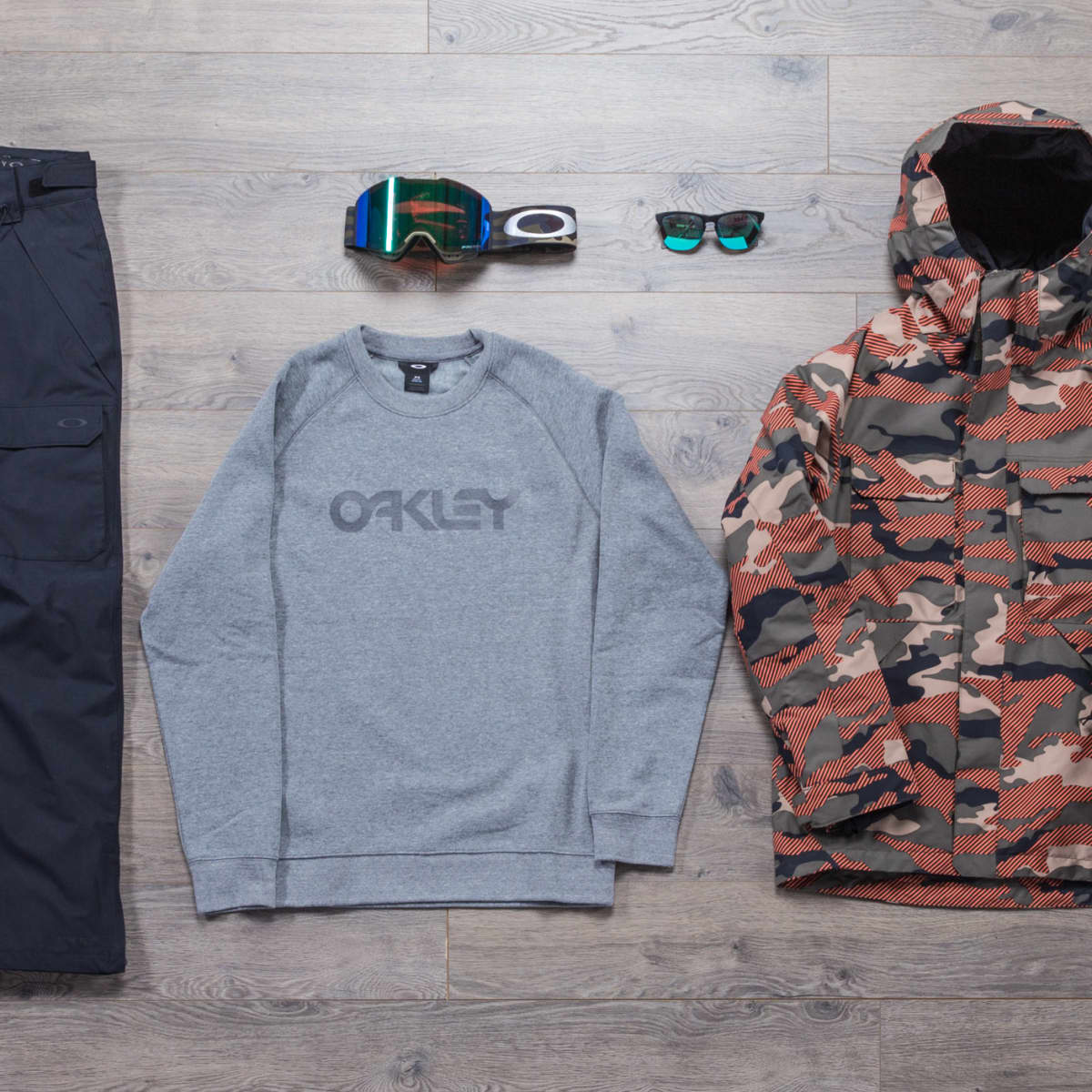 Oakley : Holiday Gift Guide 2018 - Snowboarder