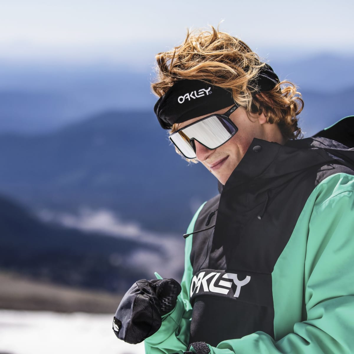 SUTRO—Performance Meets Style - Snowboarder