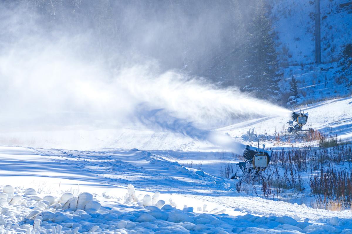 Arizona Snowbowl Announces Earliest Opening Day in Resort History