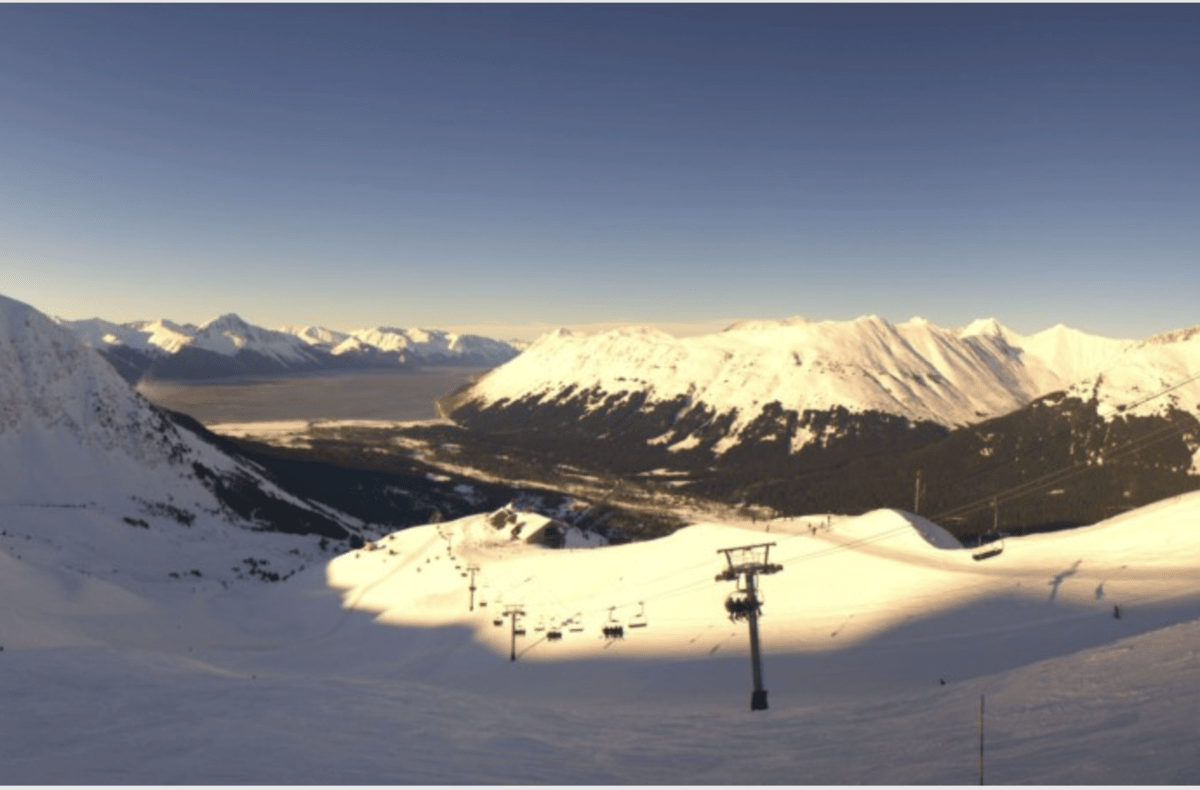 <div>Alaska's Largest Ski Resort Passes 500 Inches Of Snow On The Season</div>