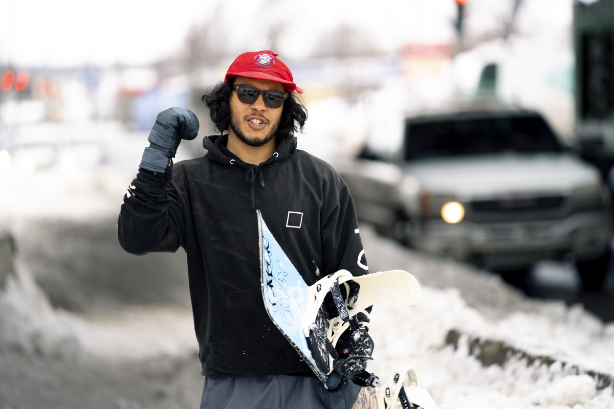 Erik Leon s CORE Initiative Issue 33.2 Snowboarder