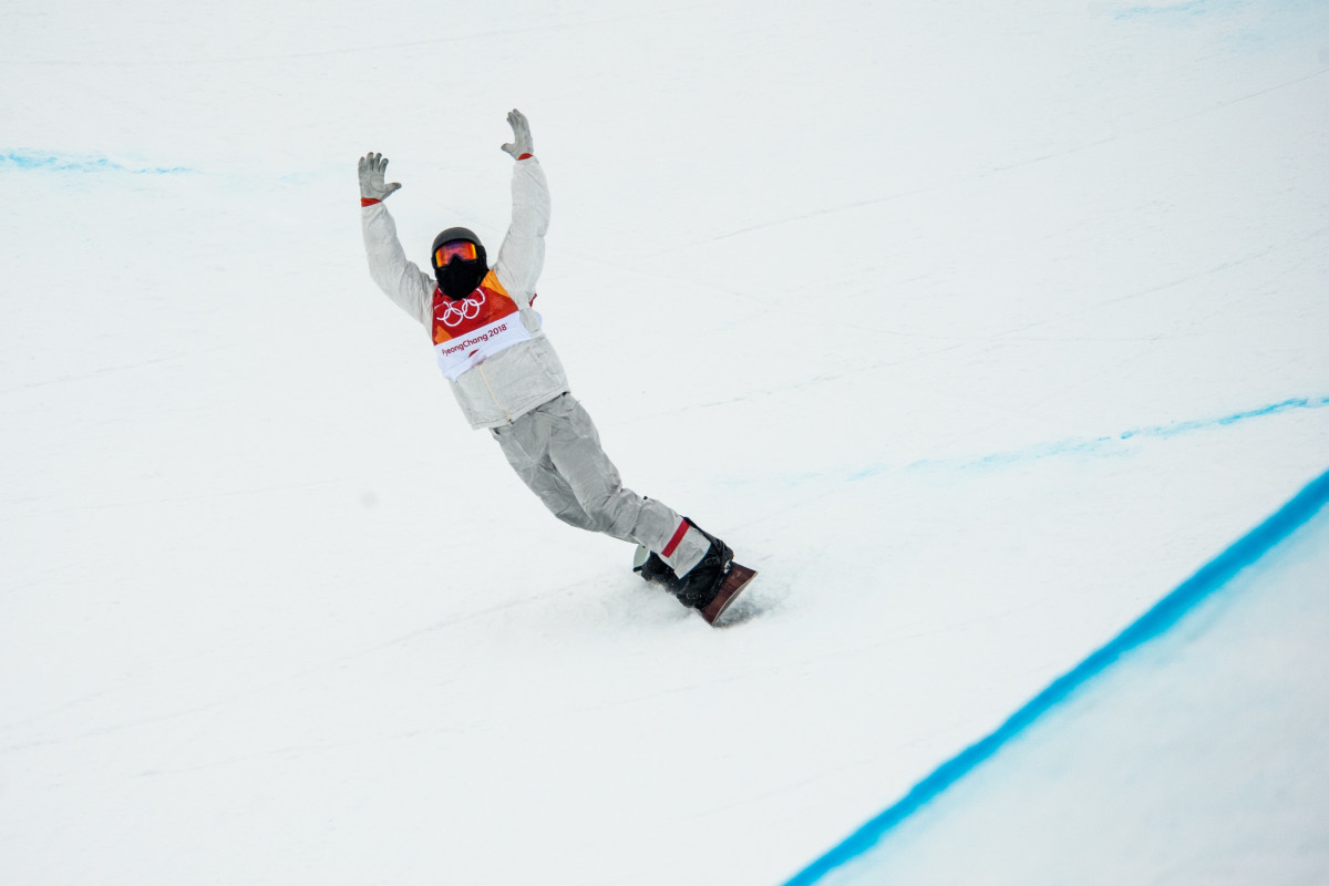 Video: See Shaun White's Qualifying Runs to Reach Halfpipe Final