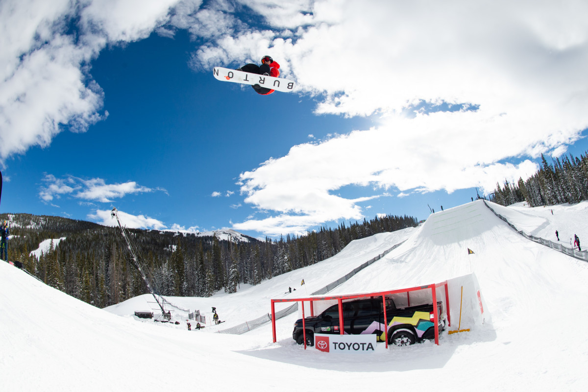 THE WINTER DEW TOUR IS COMING TO COPPER DEC 1619! Snowboarder