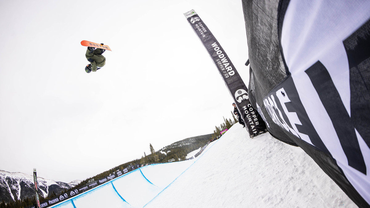 Danny Davis, Ayumu Hirano, Taylor Gold, and More in Men’s Snowboard